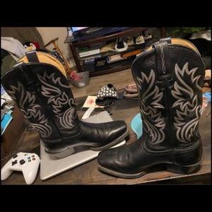 Brand new men’s Arita Boots.